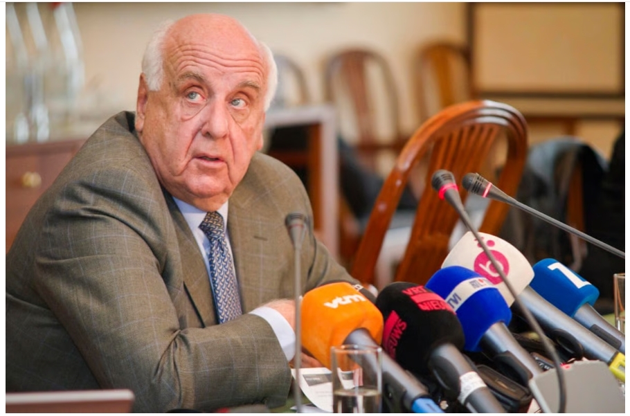 Count Étienne Davignon, then Chairman of the Board of Brussels Airlines, pictured on October 8, 2012. (Source: Jeune Afrique, photo by AURORE BELOT / BELGA / AFP)